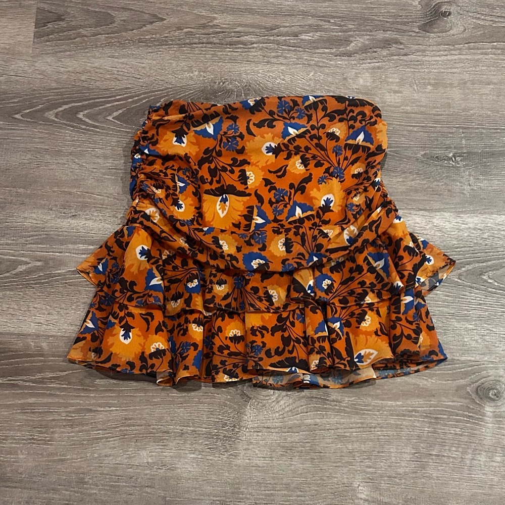 Super cute ruched mini skirt